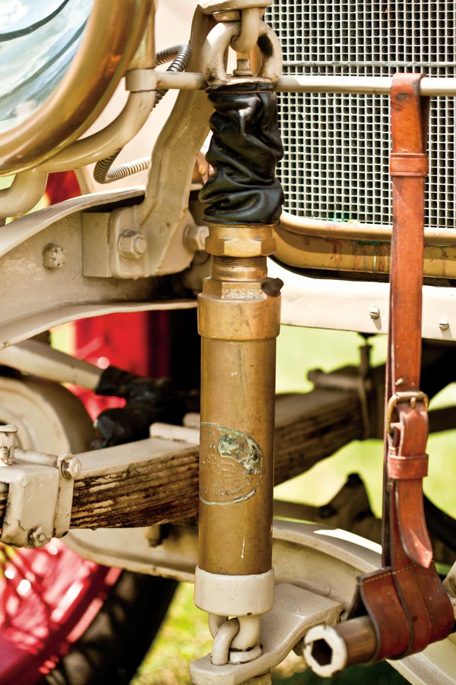 Детали экстерьера Simplex 38 HP Touring by Holbrook 1913 года  (фото 10 из 20)